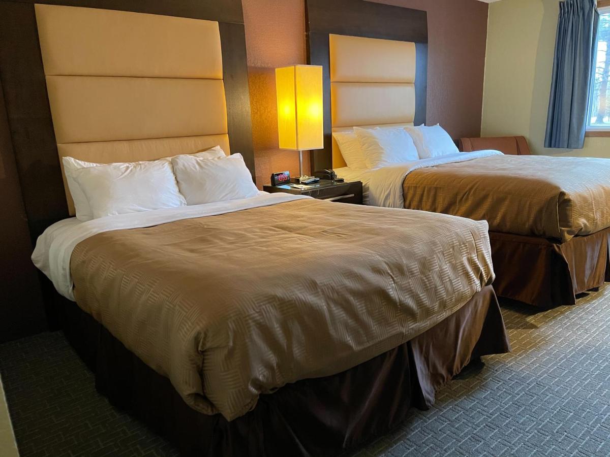 Standard Queen Room with Two Queen Beds - Non-Smoking at Econo Lodge Hurley - Ironwood