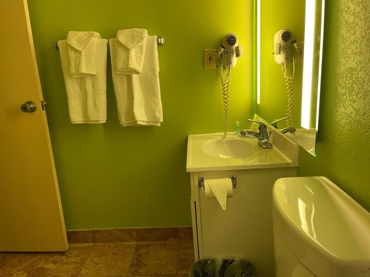 Standard King Room - Non-Smoking at Econo Lodge Hurley - Ironwood