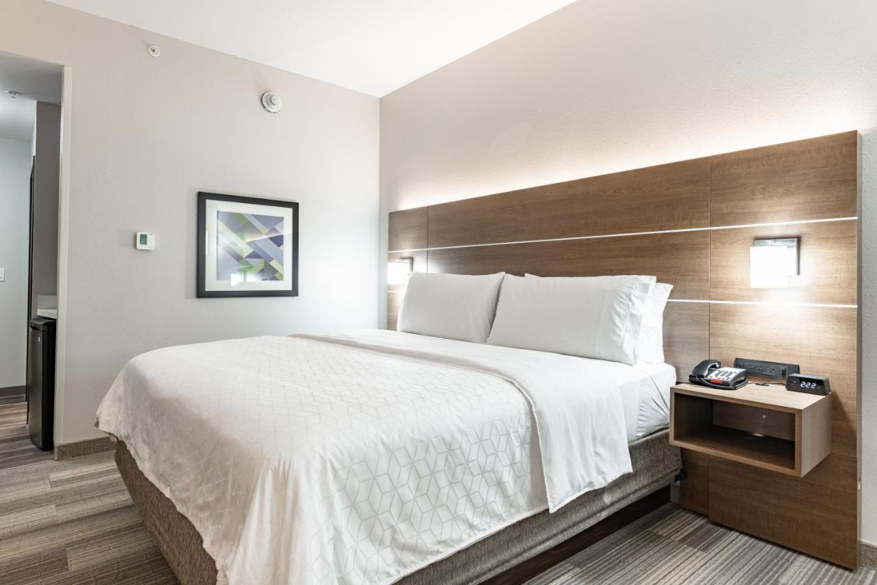 King Room - Mobility Access Roll in Shower/Non-Smoking at Holiday Inn Express & Suites Moundsville, an IHG Hotel