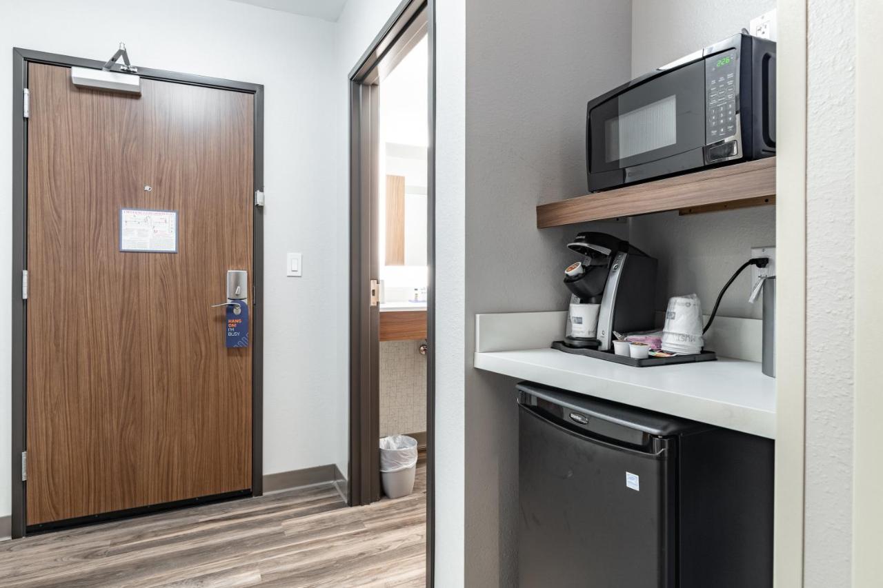 Standard King Room - Non-Smoking at Holiday Inn Express & Suites Moundsville, an IHG Hotel