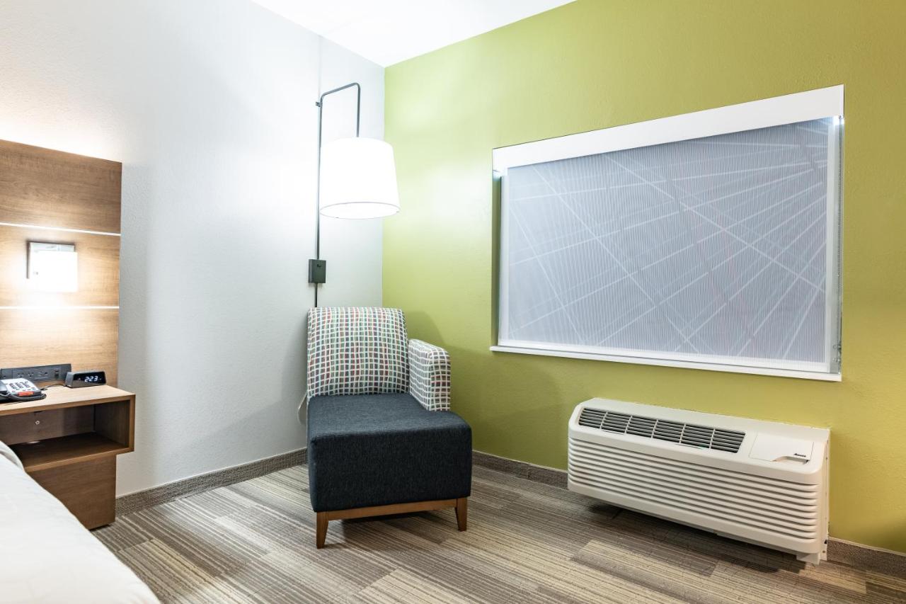 Queen Suite with Two Queen Beds - Non-Smoking at Holiday Inn Express & Suites Moundsville, an IHG Hotel