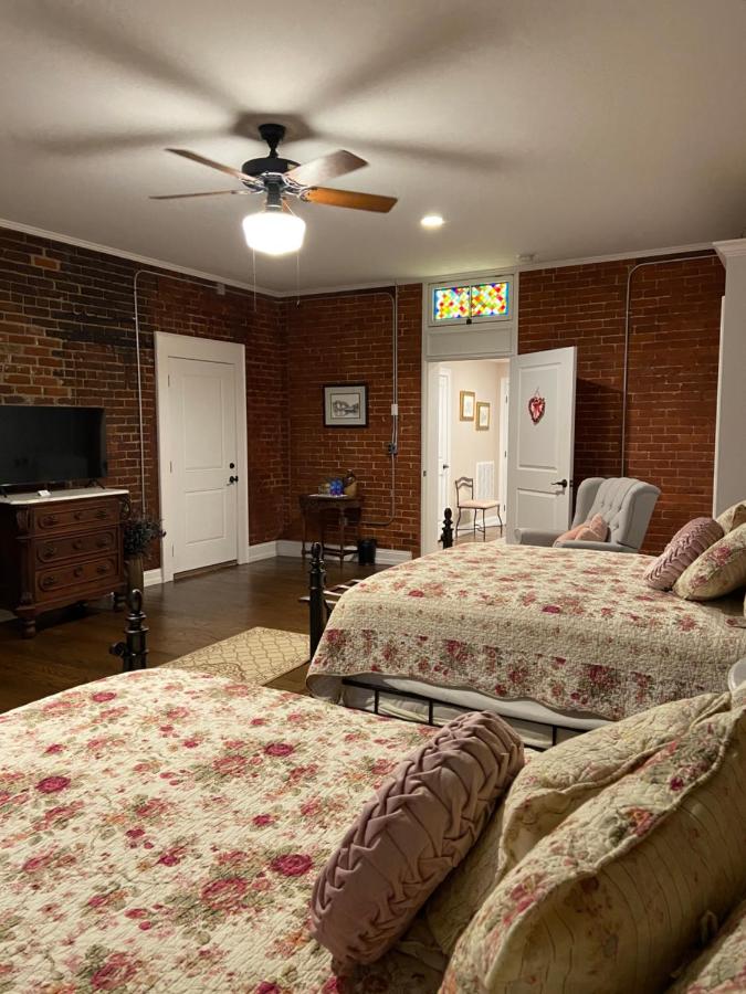 | Belle Louise Historic Guest House