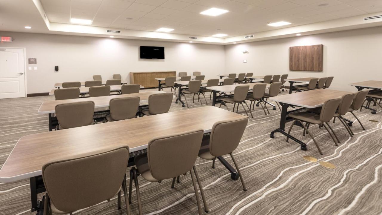 | Staybridge Suites Charlotte Arpt Area - Tyvola, an IHG Hotel