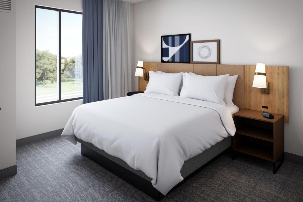 | Staybridge Suites Charlotte Arpt Area - Tyvola, an IHG Hotel