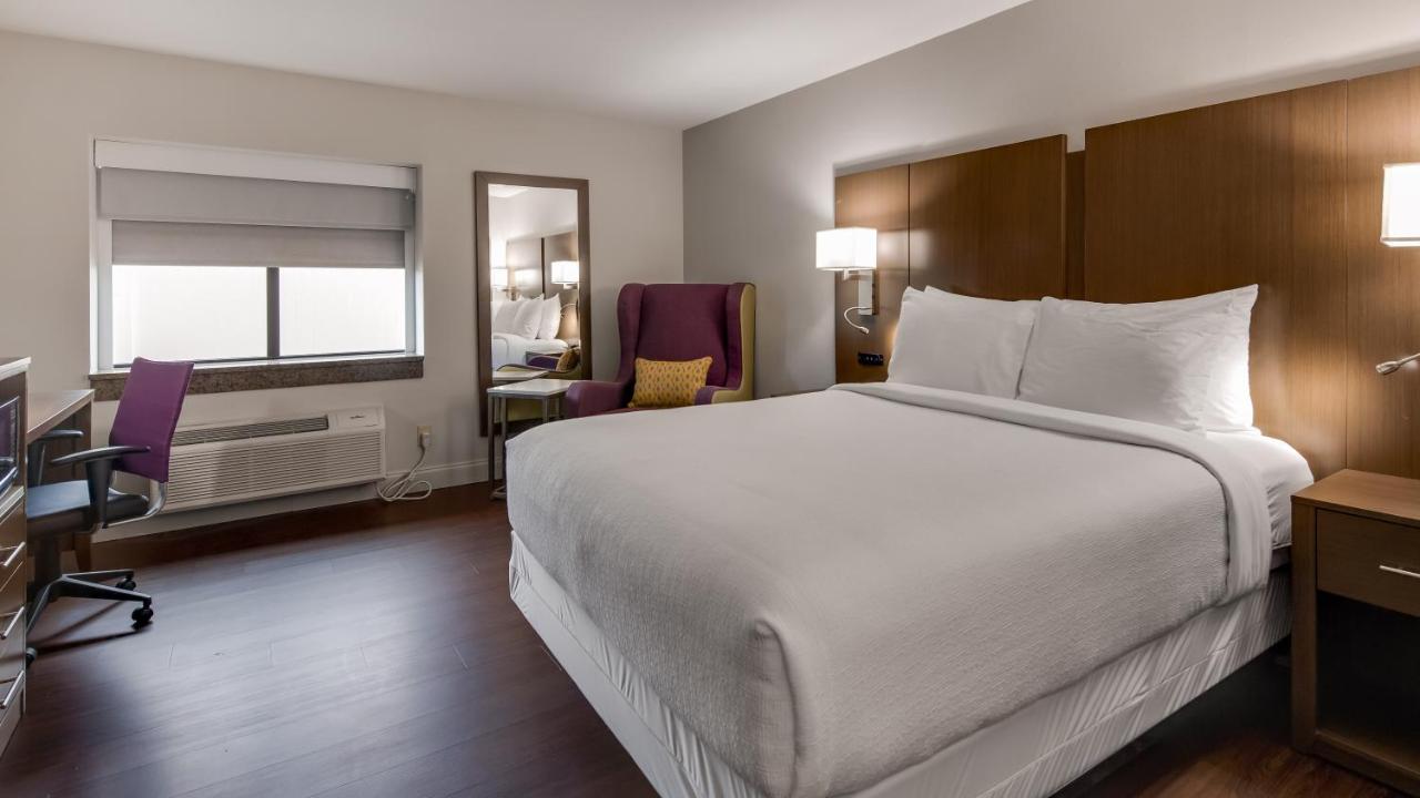 Queen Room - Mobility Access at Best Western Huntsville