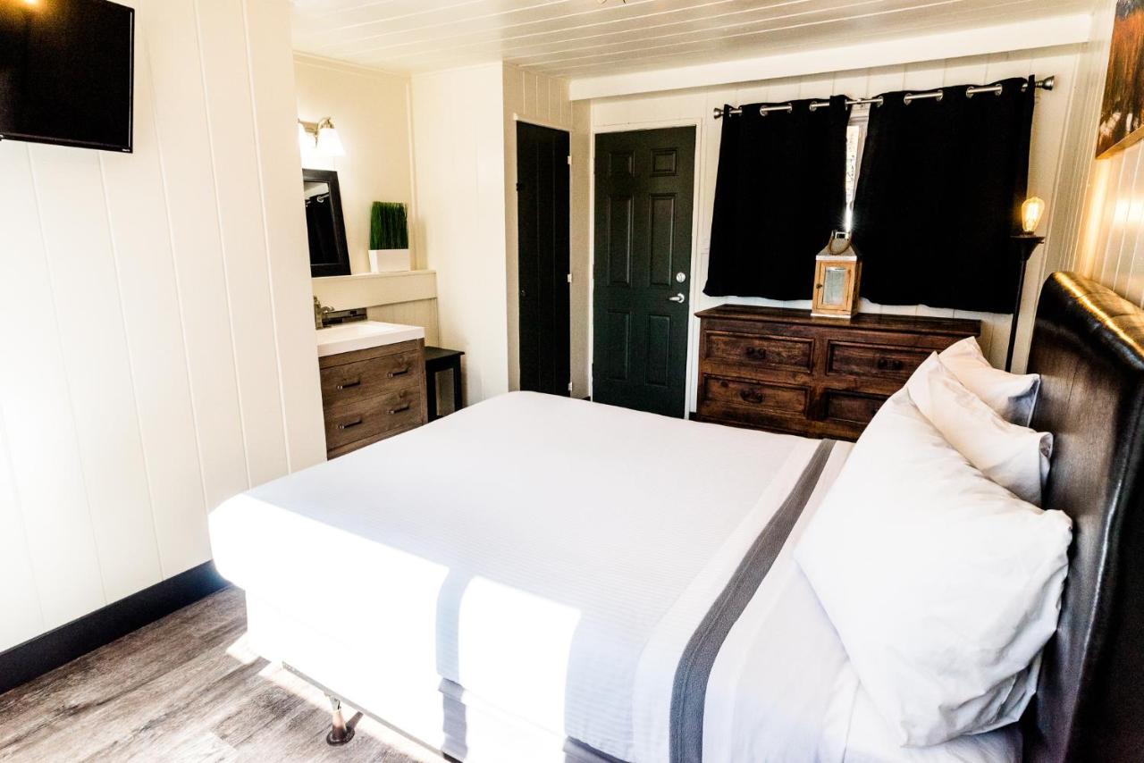 | Garden of the Gods RV Resort