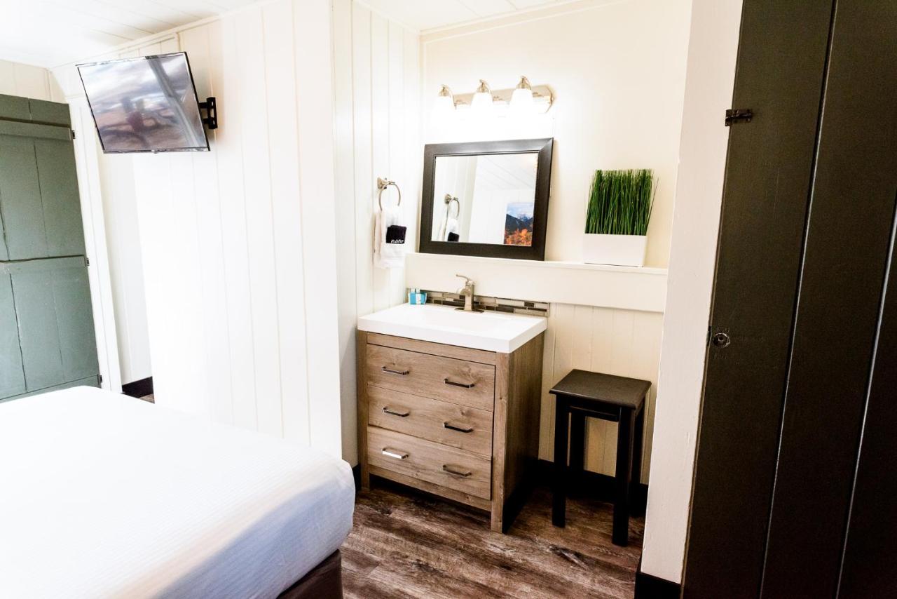 | Garden of the Gods RV Resort