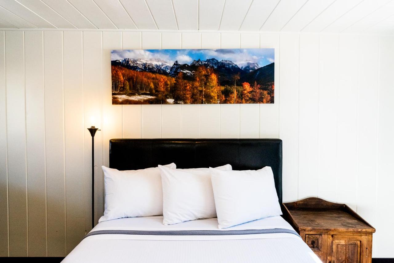 | Garden of the Gods RV Resort