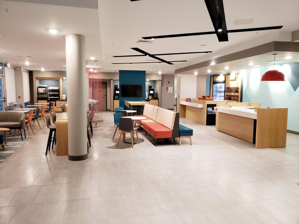 | Avid Hotels - Cincinnati N - West Chester, an IHG Hotel