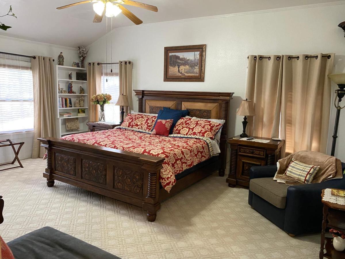 | Live Oak B&B