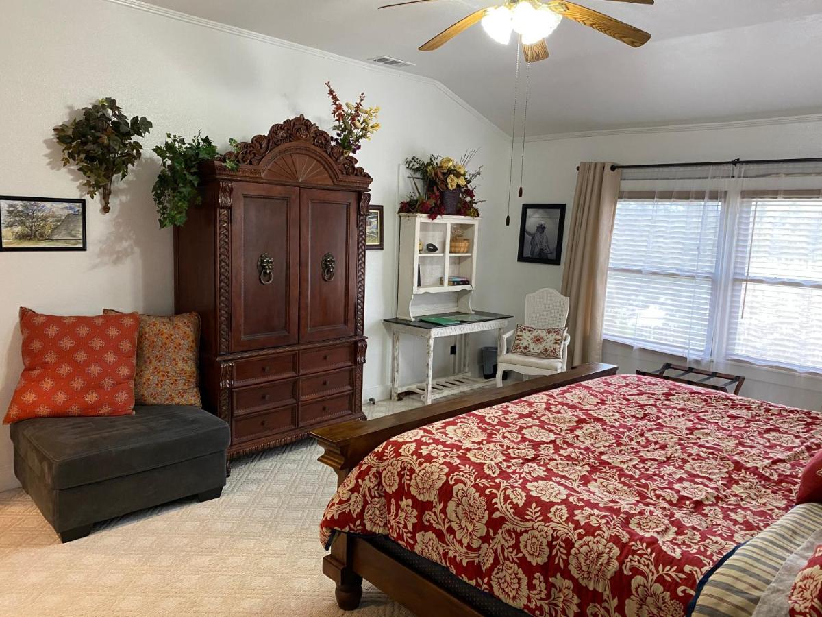 | Live Oak B&B