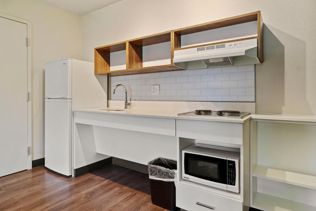 Queen studio with 1 Queen Bed - Disability Access/Non-Smoking at Extended Stay America Suites San Francisco San Mateo SFO