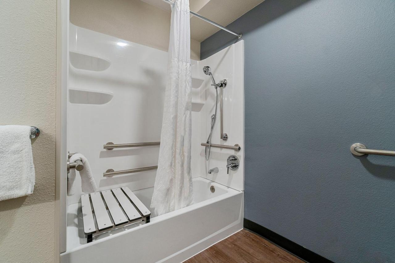 Queen studio with 1 Queen Bed - Disability Access/Non-Smoking at Extended Stay America Suites San Francisco San Mateo SFO