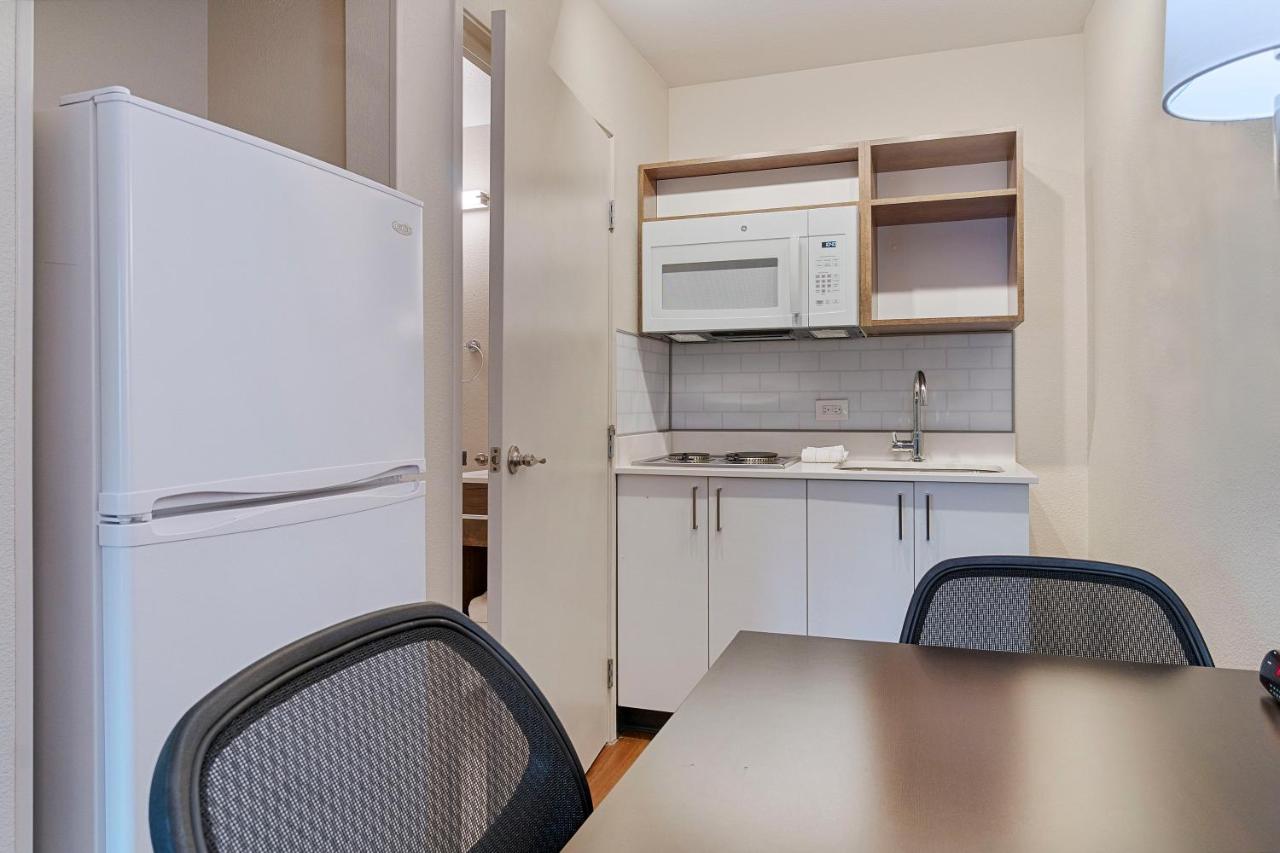 Queen Studio - Non-Smoking at Extended Stay America Suites San Francisco San Mateo SFO
