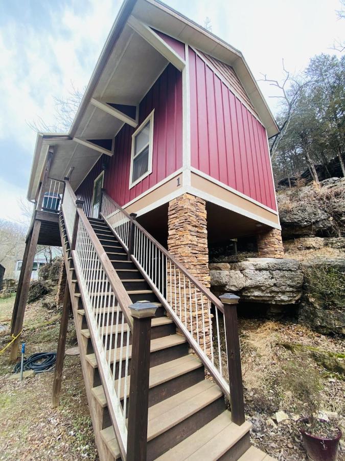 Forrest Glenn Treehouse1 at All Seasons Treehouse Village