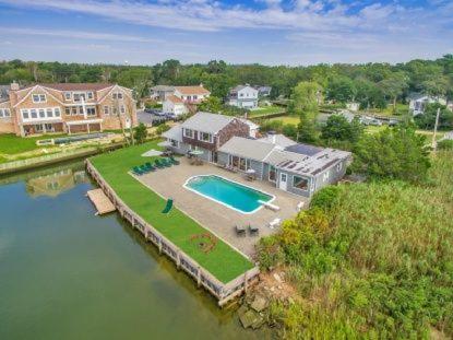 | Villa Paulina - 4 BR Waterfront Villa w/ View of Shinnecock Bay