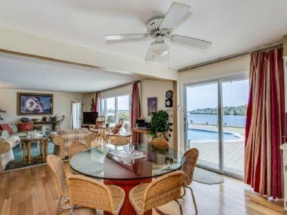 | Villa Paulina - 4 BR Waterfront Villa w/ View of Shinnecock Bay