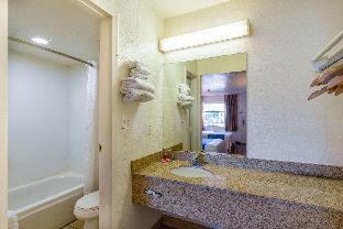 Room #18103220 at Econo Lodge Phoenix North I-17