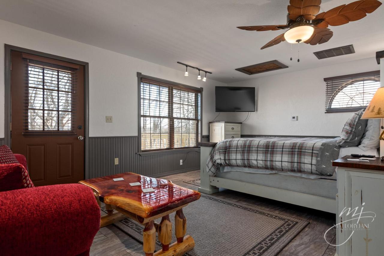 | Fairway Inn