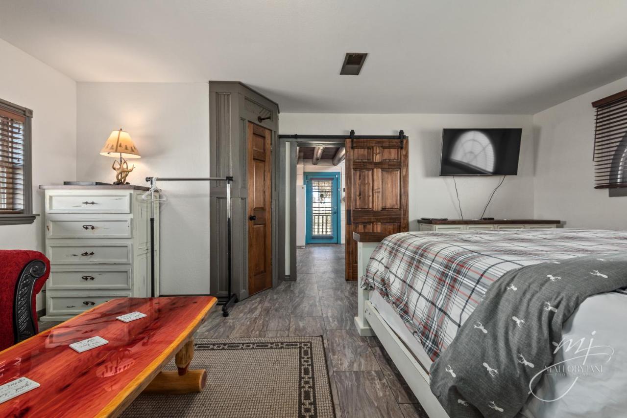 | Fairway Inn