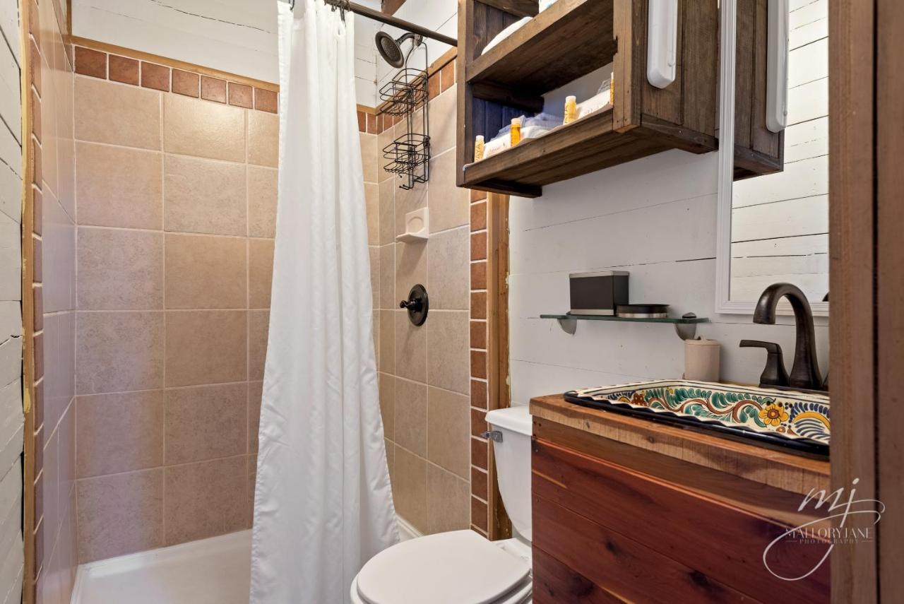 | Fairway Inn