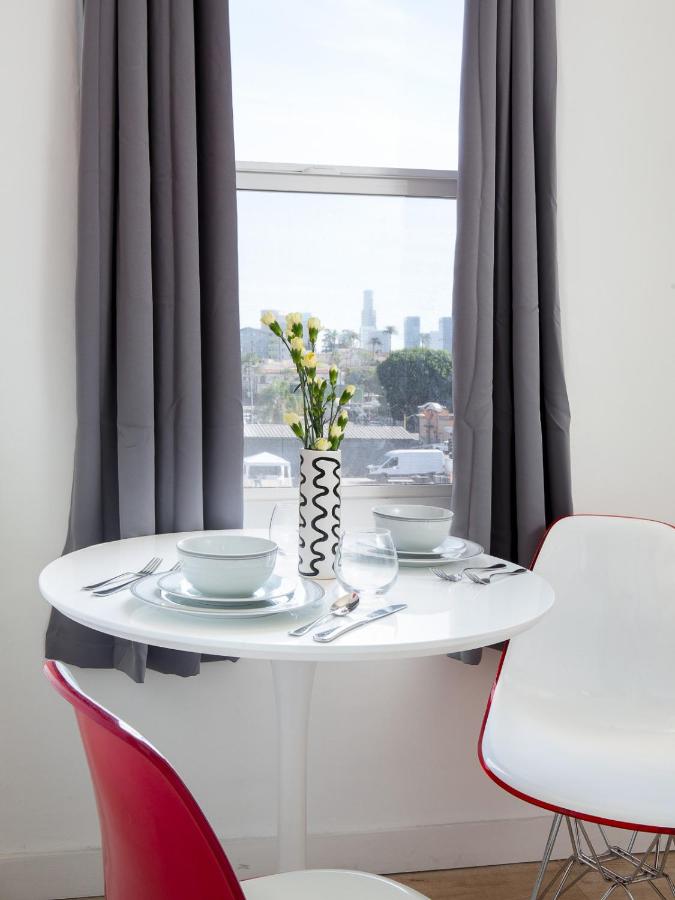 | Minutes to Downtown and Elegant Studio