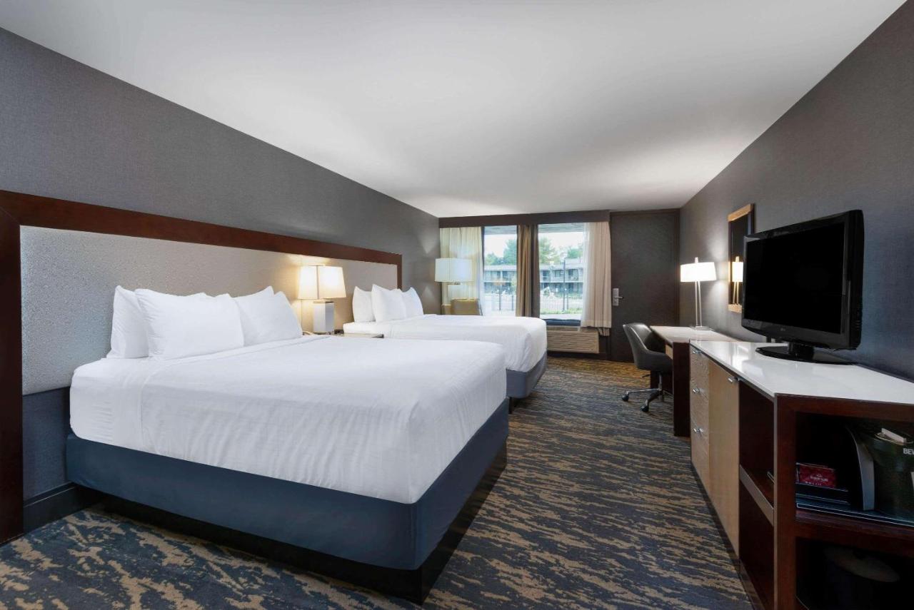 Deluxe Queen Room with Two Queen Beds and Pool View - Non-Smoking at Wyndham Lancaster Resort & Convention Center