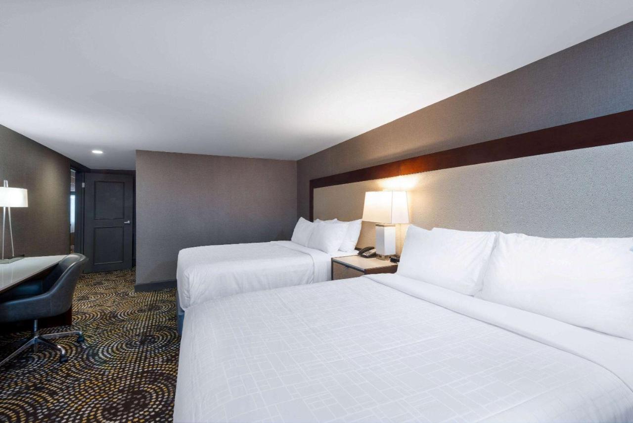1 King, 2 Queen Beds, Deluxe Two Bedroom Suite, Non-Smoking at Wyndham Lancaster Resort & Convention Center
