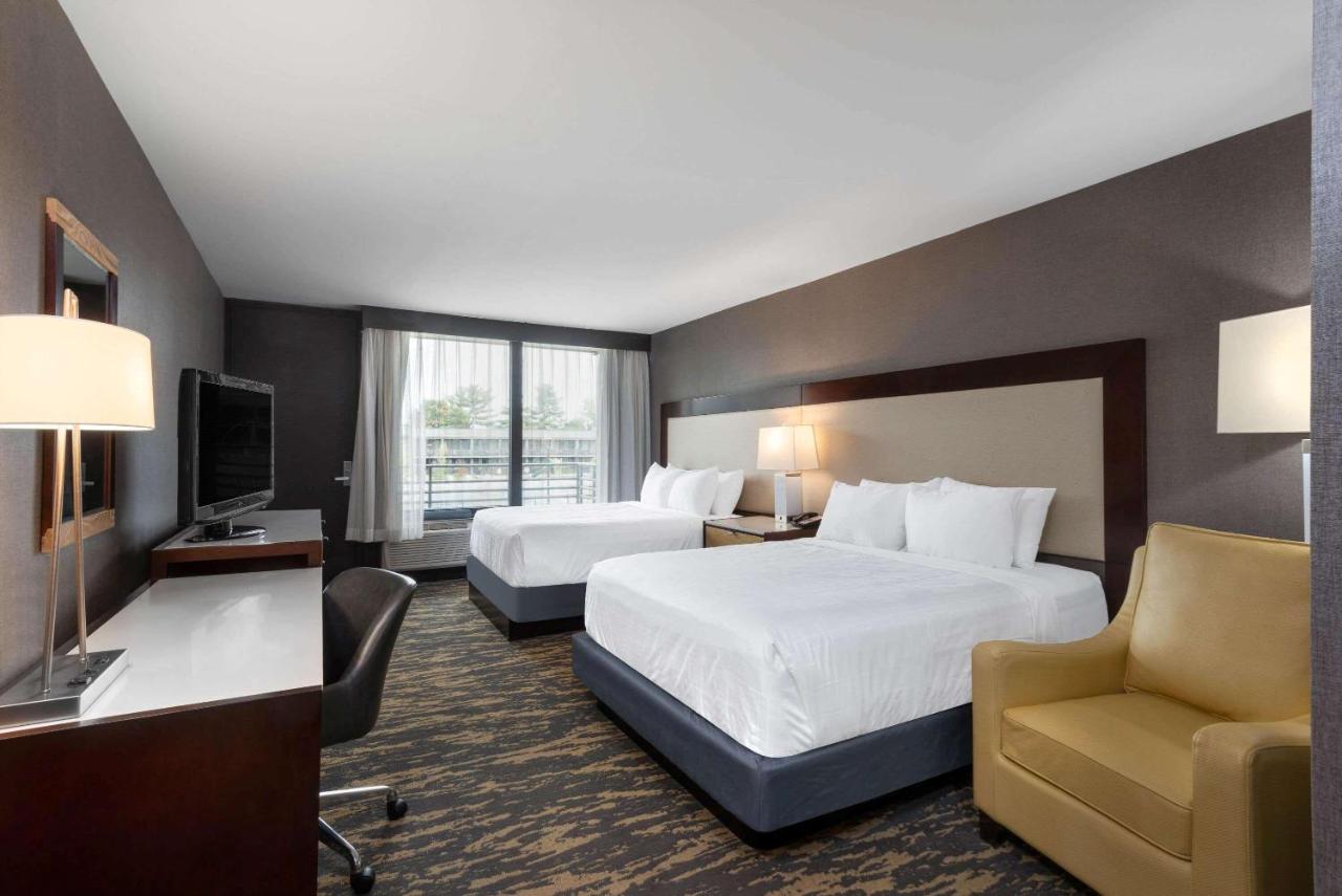 Deluxe Queen Room with Two Queen Beds and Pool View - Non-Smoking at Wyndham Lancaster Resort & Convention Center