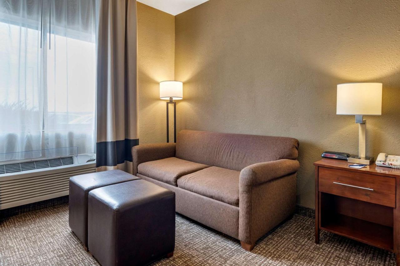 King Room - Accessible/Non-Smoking at Comfort Inn Shelbyville North