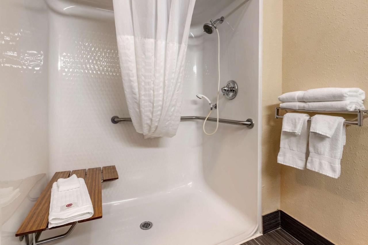 King Room - Accessible/Non-Smoking at Comfort Inn Shelbyville North