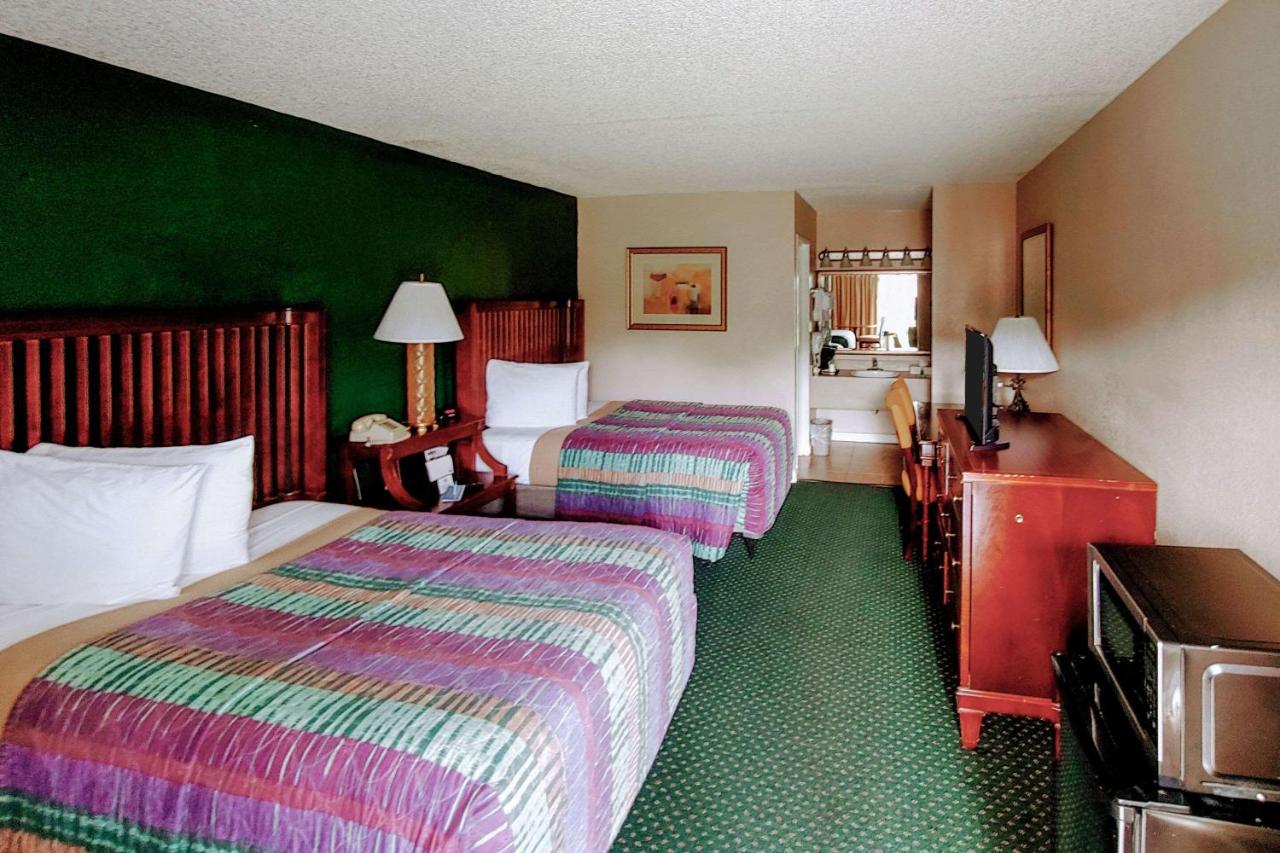 | Main Gate Kissimmee Formally Road Way Inn