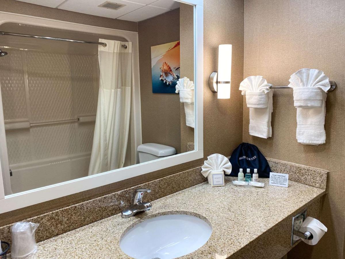 | Clarion Hotel & Conference Center Toms River