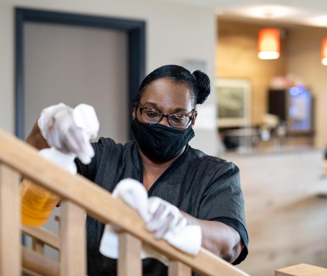 | Country Inn & Suites by Radisson, BWI Airport (Baltimore), MD