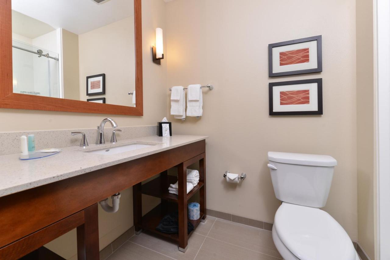 King Room - Accessible/Non-Smoking at Comfort Inn & Suites Mandan - Bismarck