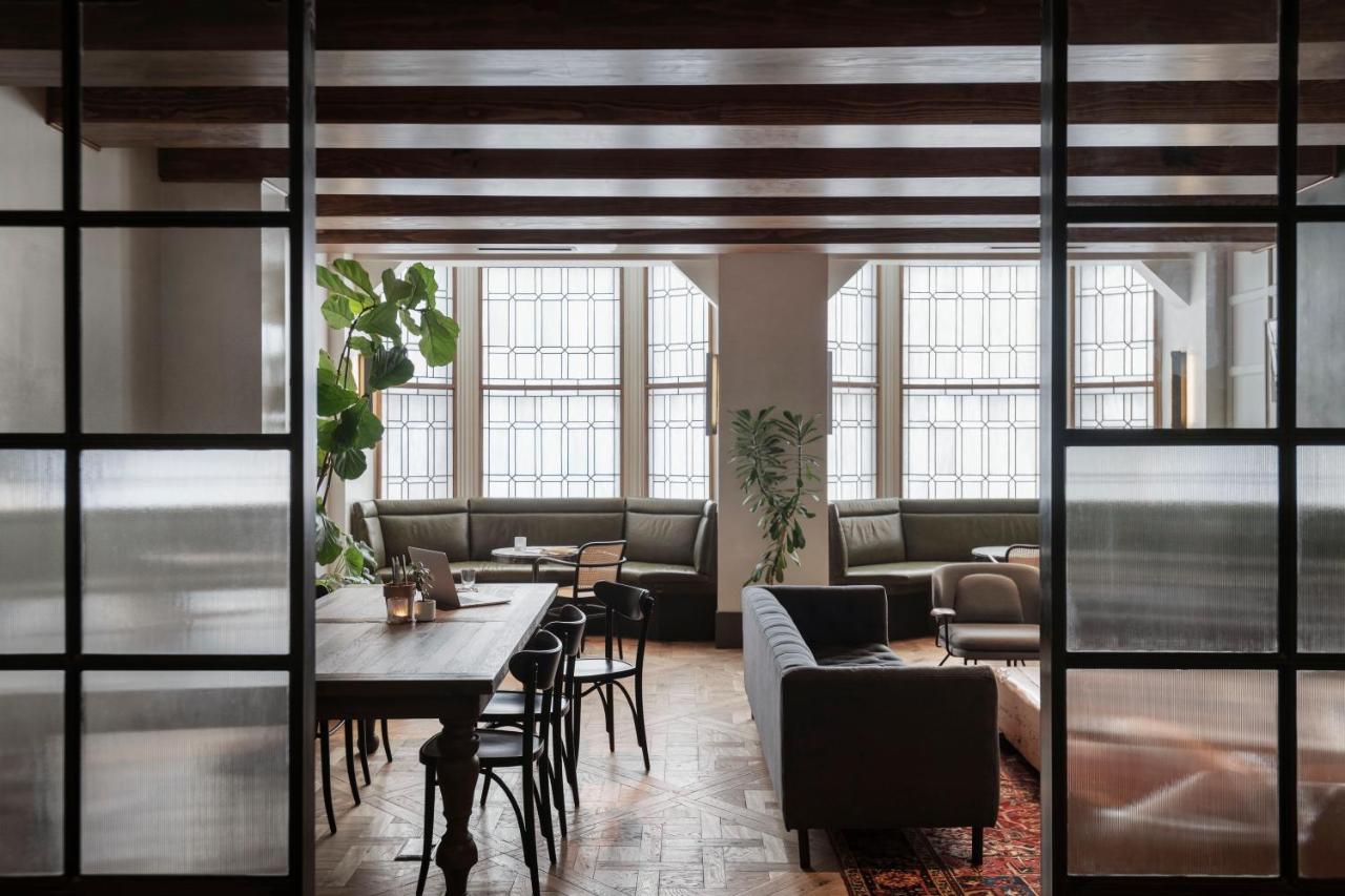 | ROOST Rittenhouse