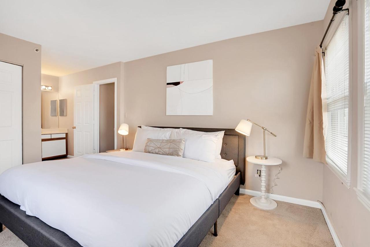 Two-Bedroom Apartment (Self Check-in with Virtual Front Desk) at Kasa Downtown Louisville