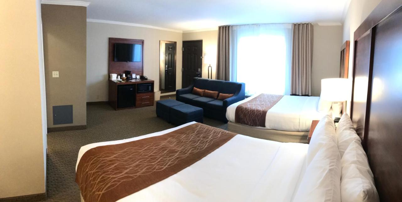 Family Room, 2 Queen Beds and Sofa Bed, Non Smoking at Comfort Inn Santa Monica - West Los Angeles