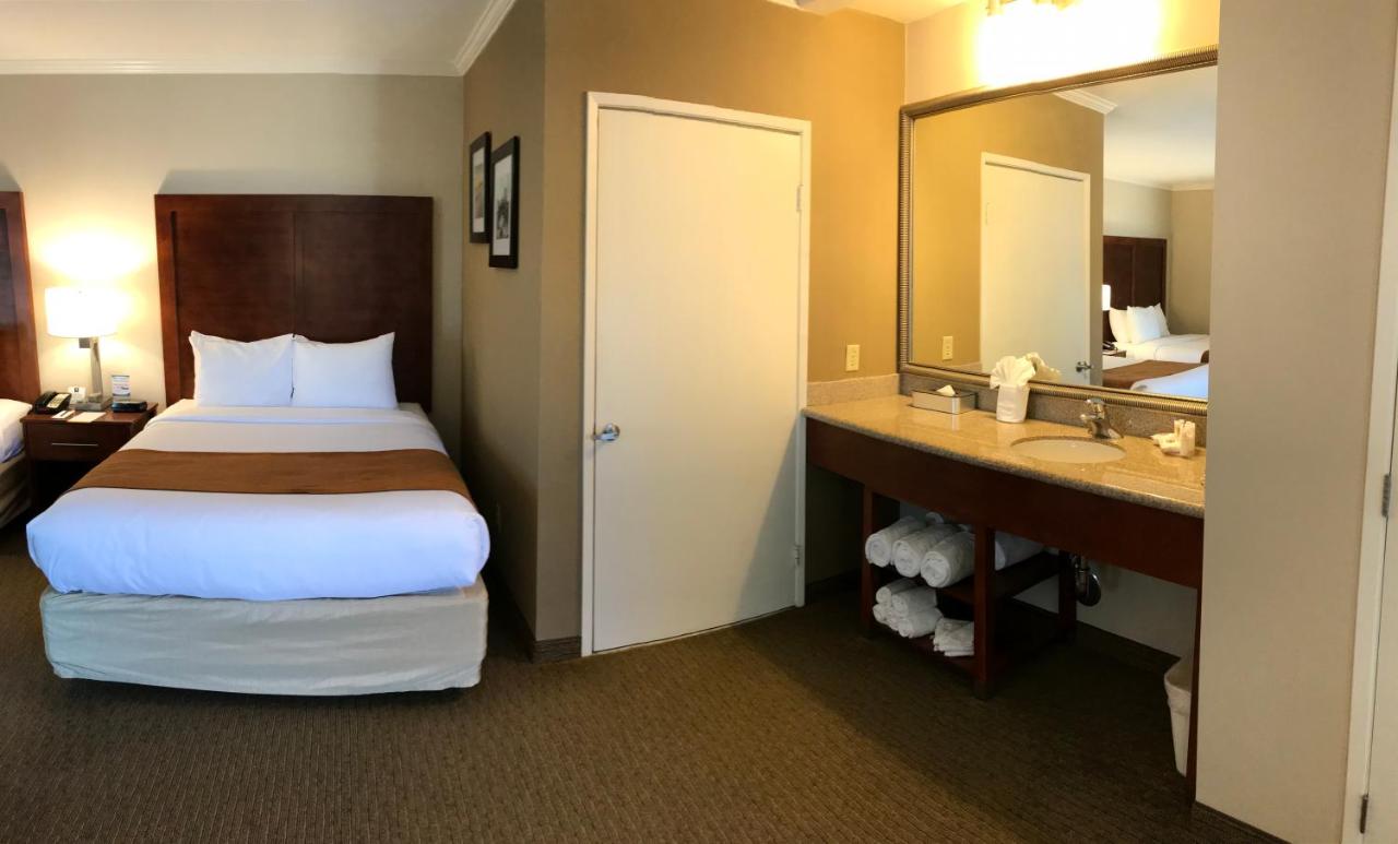 Family Room, 1 King Bed and 2 Queen Beds, Non Smoking at Comfort Inn Santa Monica - West Los Angeles