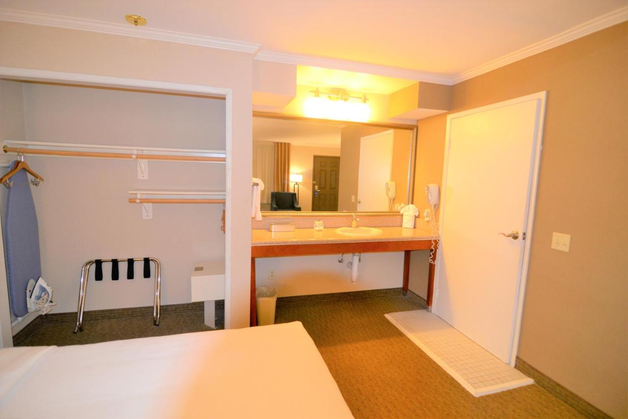 Standard Room, 2 Queen Beds, Accessible, Roll-In Shower, Non Smoking, Courtyard View at Comfort Inn Santa Monica - West Los Angeles