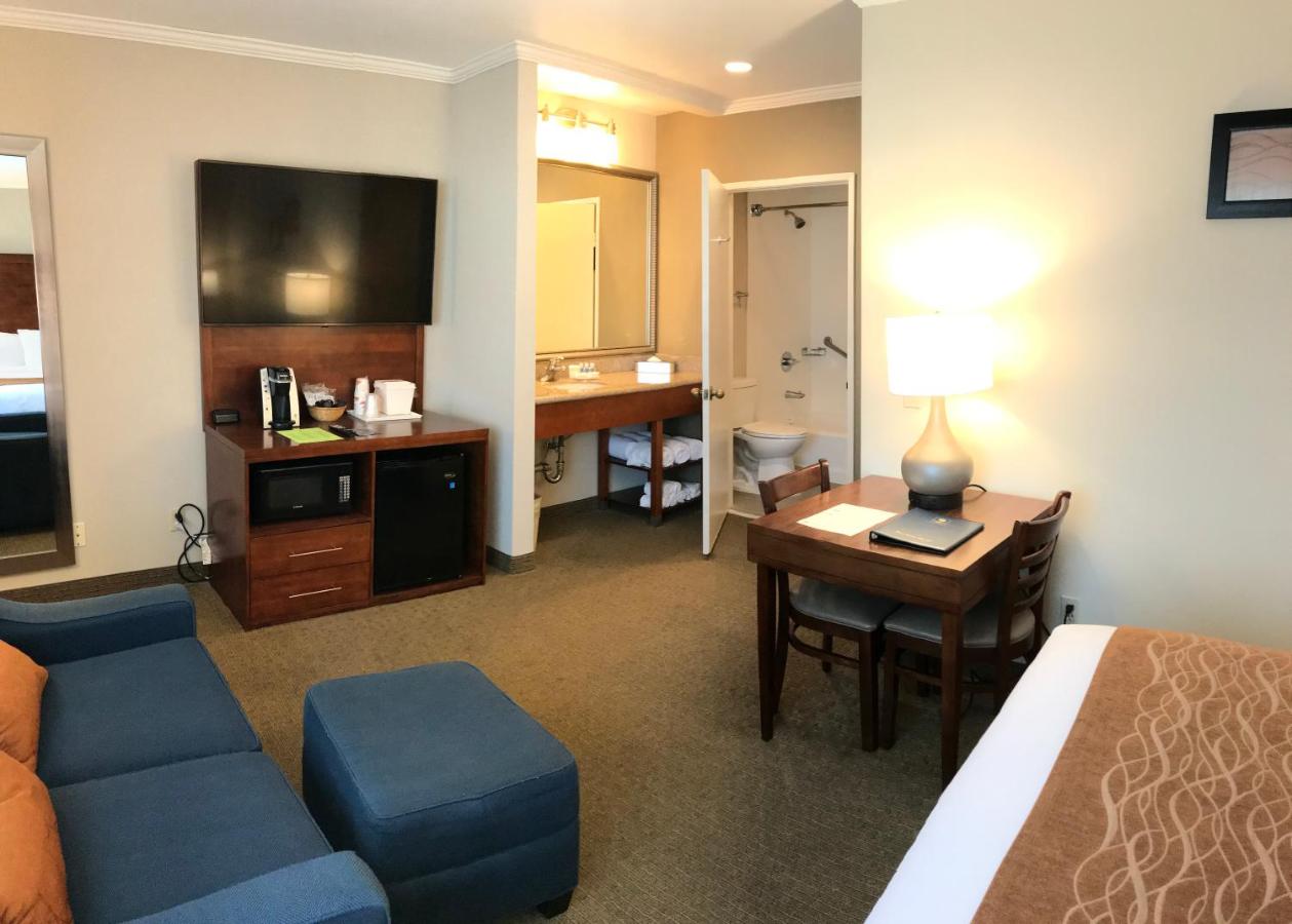 Family Room, 1 King Bed, 1 Queen Bed and Sofa Bed, Non Smoking at Comfort Inn Santa Monica - West Los Angeles