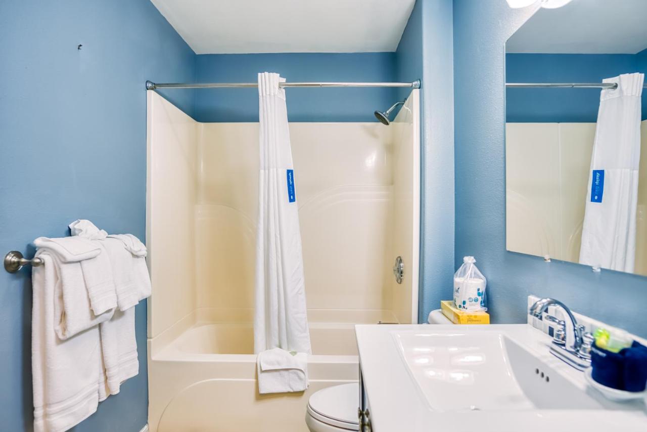 Two-Bedroom Suite with Full Kitchen at Inn at Haystack Rock