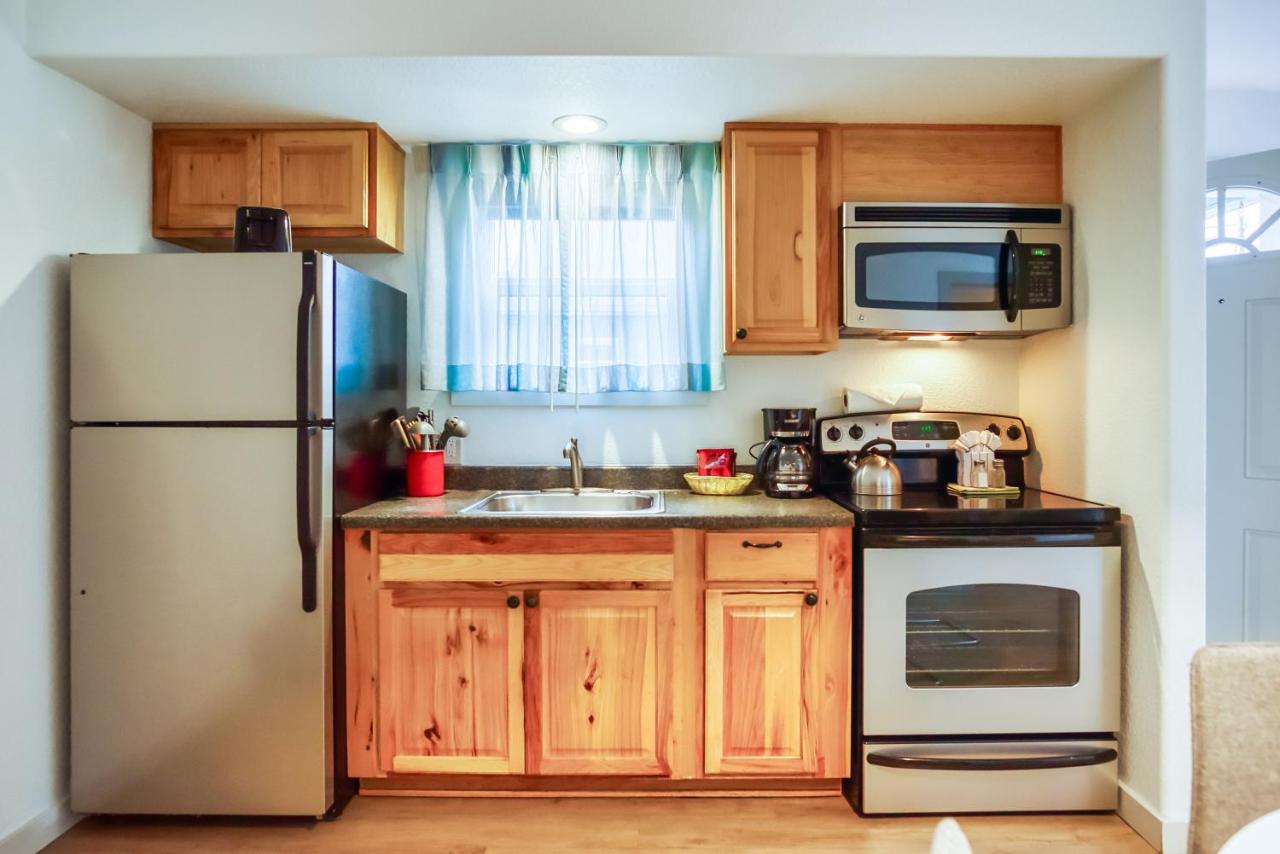 Two-Bedroom Suite with Full Kitchen at Inn at Haystack Rock