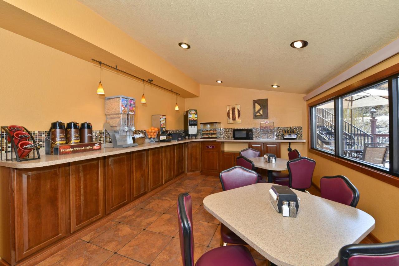 | Super 8 by Wyndham Deadwood Black Hills Area