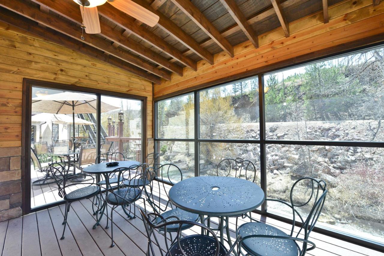 | Super 8 by Wyndham Deadwood Black Hills Area