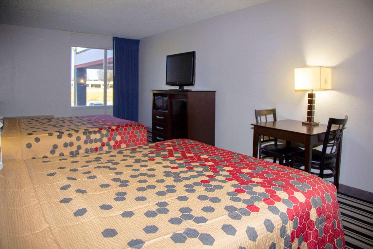 Standard Double Room with Two Double Beds - Smoking at Econo Lodge Ardmore