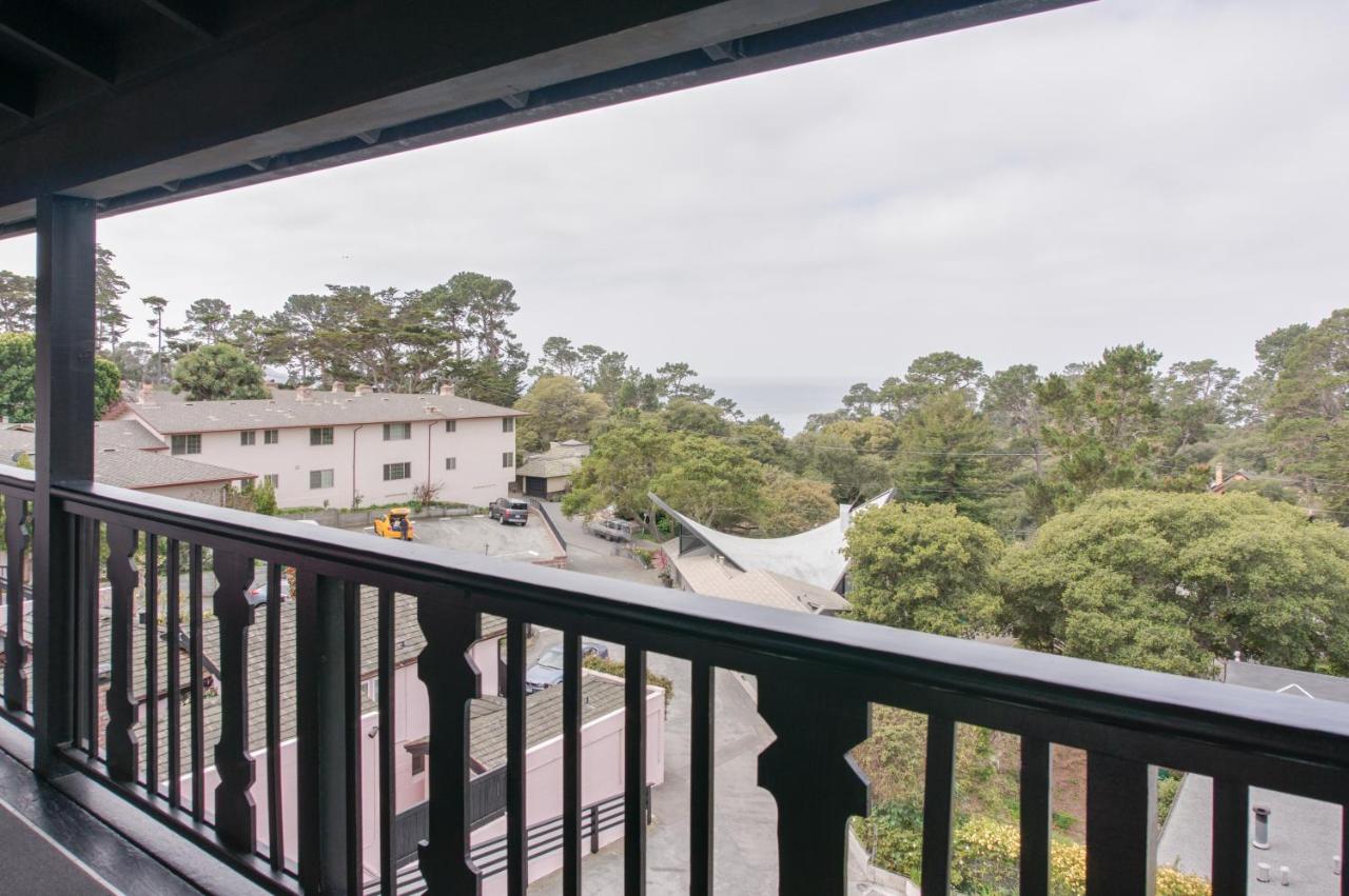 | Hofsas House Hotel