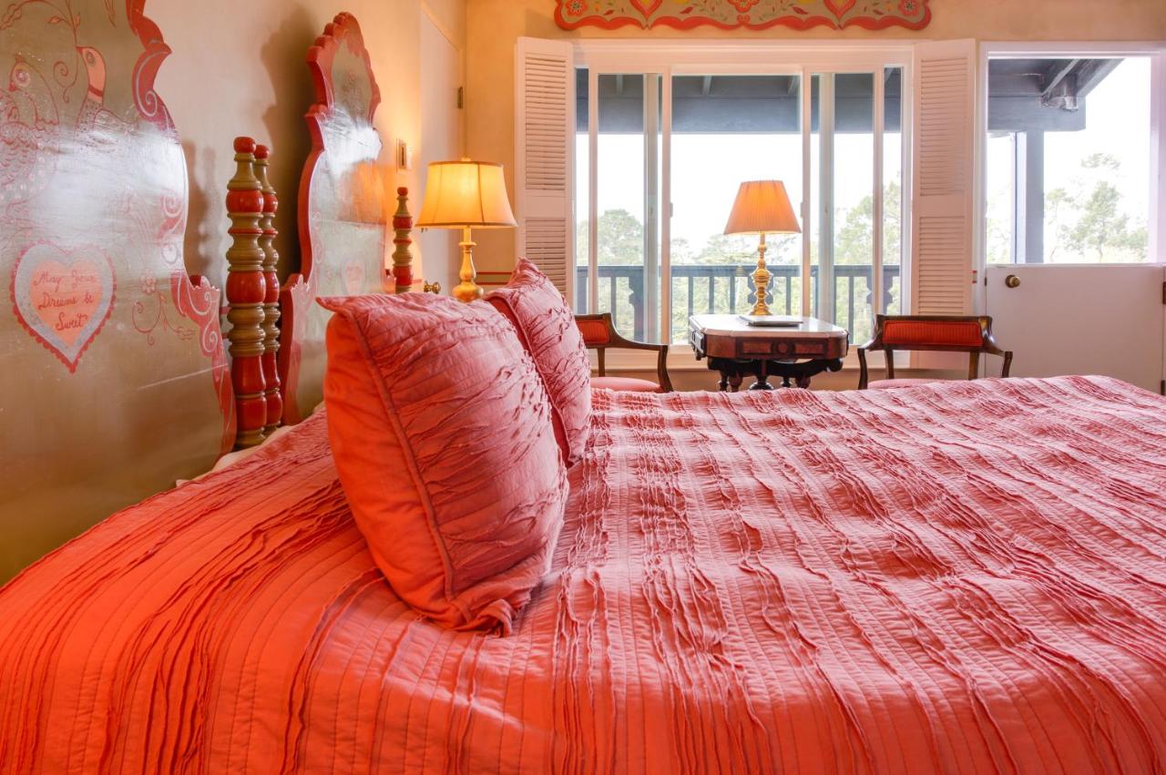 | Hofsas House Hotel