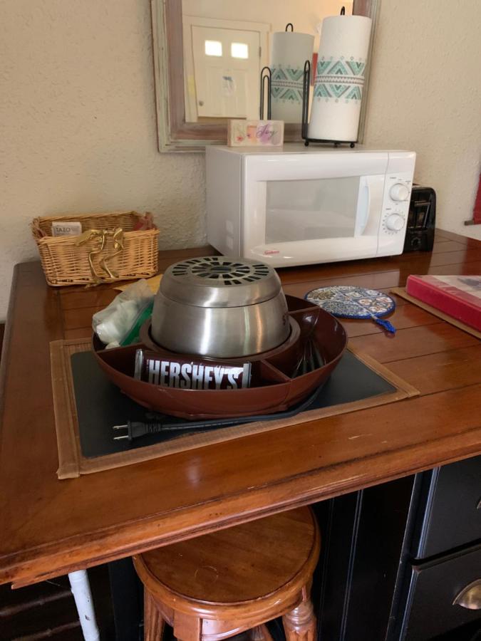 | Mountain Meadows Inn