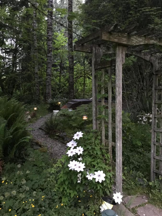 | Mountain Meadows Inn